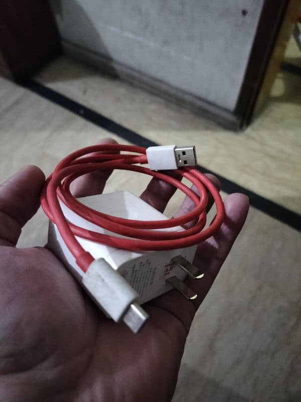 one plus 11 orignal charger. 0