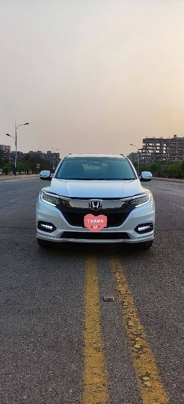 Honda Vezel 2018 Z Honda Sensing Fully Loaded with Electric Seats 1