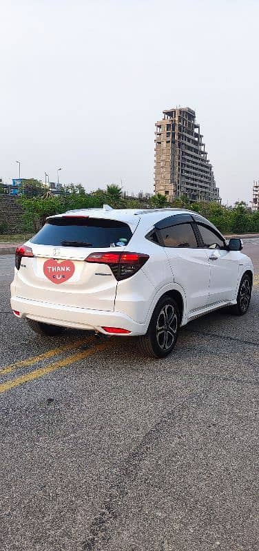 Honda Vezel 2018 Z Honda Sensing Fully Loaded with Electric Seats 6