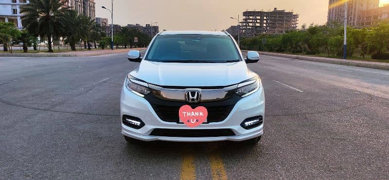 Honda Vezel 2018 Z Honda Sensing Fully Loaded with Electric Seats 12