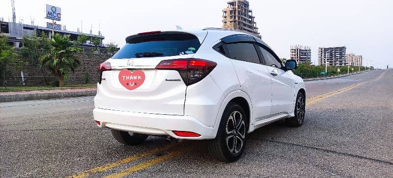 Honda Vezel 2018 Z Honda Sensing Fully Loaded with Electric Seats 14