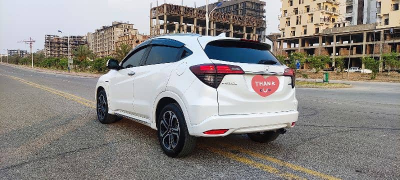 Honda Vezel 2018 Z Honda Sensing Fully Loaded with Electric Seats 17