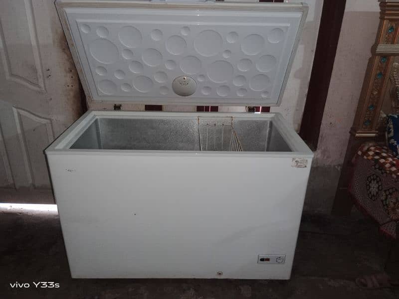 deep freezer one door 2