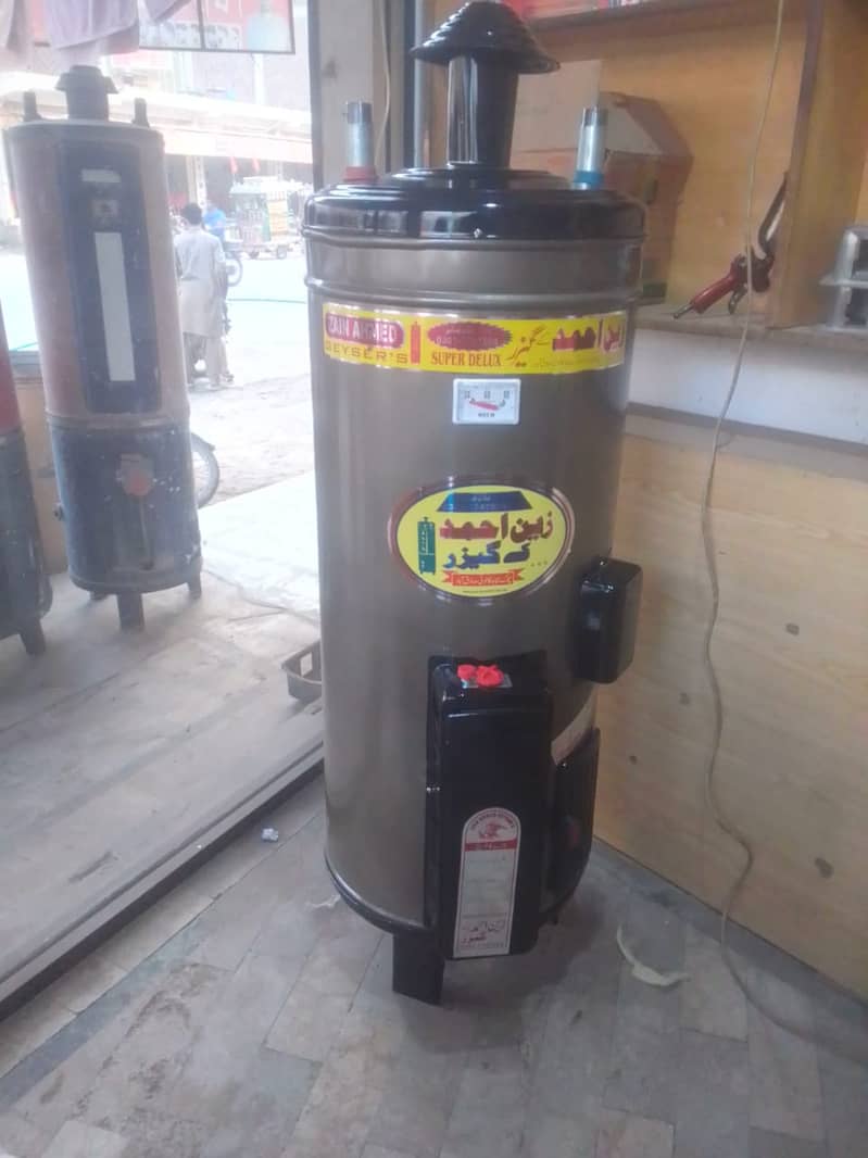 Home geysers for winters urgent for sale  20 gls  Electric Gas 1