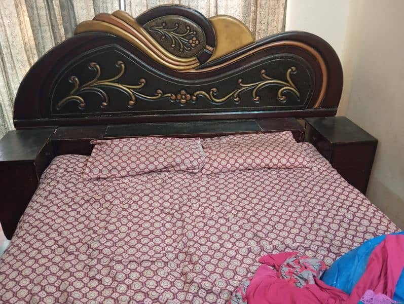 Used double bed 0