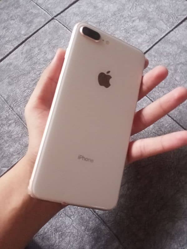 I phone 8 plus 4 month sim working factory unlocked 10/10 {rose gold} 3