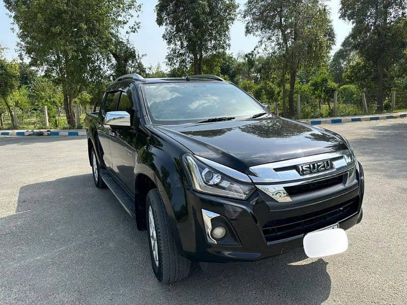 Isuzu D-Max V-Cross 2021 0