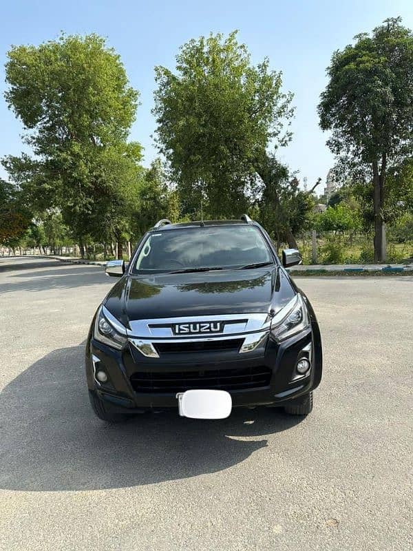 Isuzu D-Max V-Cross 2021 1