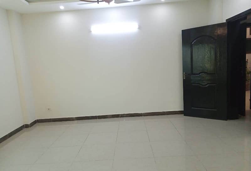 4 Bed Apt Available for rent in Askari 11 Lahore. 8