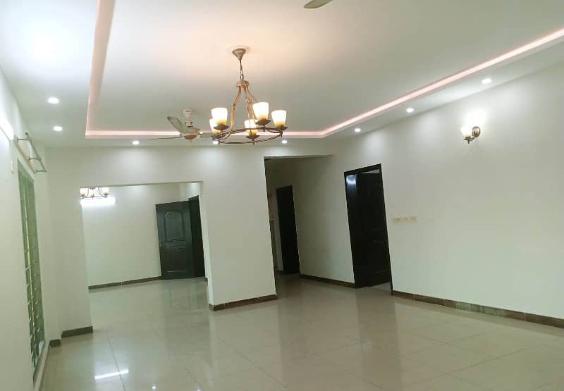 4 Bed Apt Available for rent in Askari 11 Lahore. 11