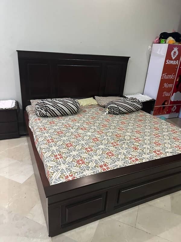 bed / double bed / king size bed / poshish bed / bed set / side table 4