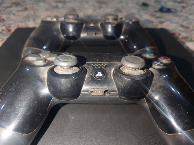 PS4 Pro 1TB with 2 controllers for sale 4