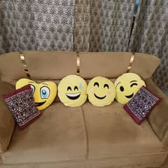 4 seater sofa set in lush condition