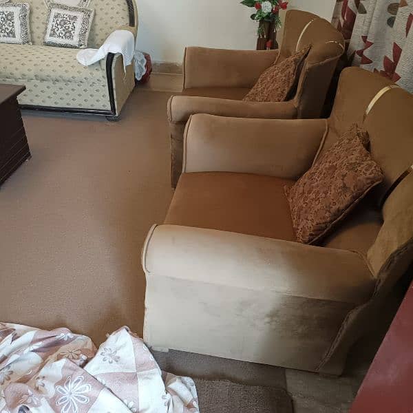 4 seater sofa set in lush condition 4