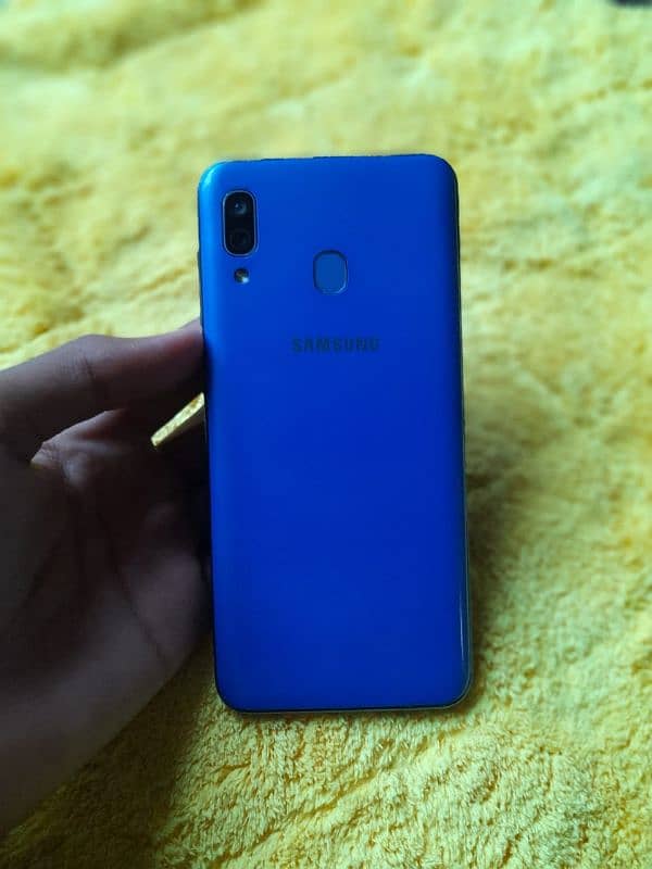 SAMSUNG GALAXY A30 0