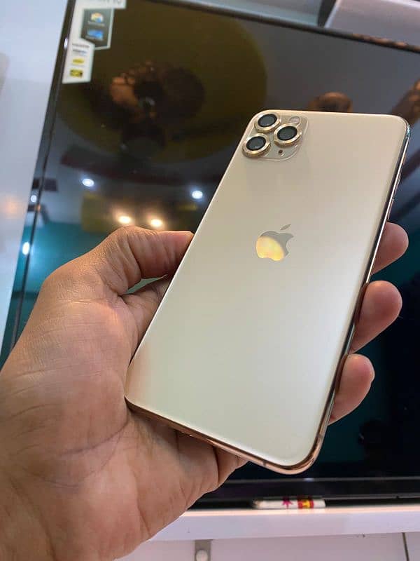 iPhone 11 pro max non PTA 4