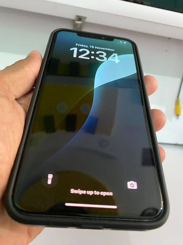 iPhone 11 pro max non PTA 7