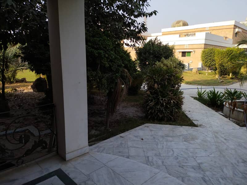 Ideal Location 10 Kanal Commercial Kothi Bungalow For Rent Canal Road Near Kashmir Pul Faisalabad 4