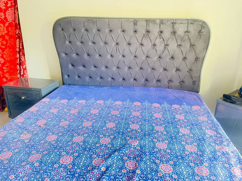 Complete bed set with mattress 0