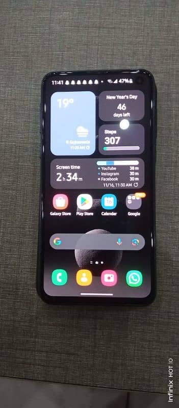 Samsung Galaxy S10E 8-256 1