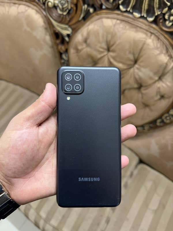 Samsung A12 4/64 gb 2