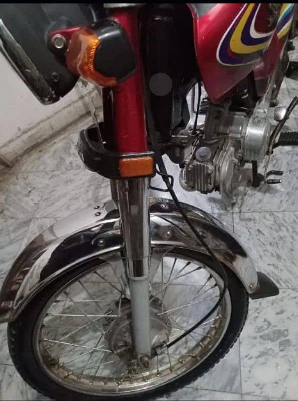 Honda CD 70 . Bhht achi condition ha. . blkl vip ha. . . . 1