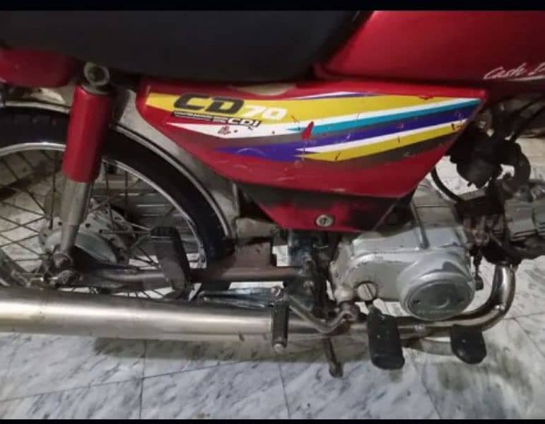 Honda CD 70 . Bhht achi condition ha. . blkl vip ha. . . . 4