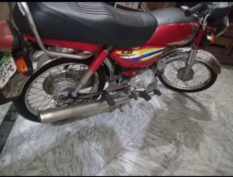 Honda CD 70 . Bhht achi condition ha. . blkl vip ha. . . . 6