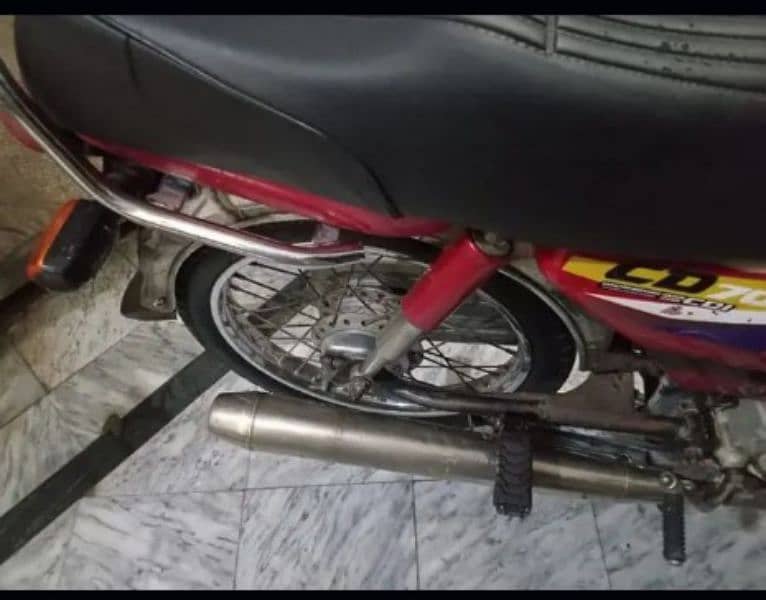 Honda CD 70 . Bhht achi condition ha. . blkl vip ha. . . . 8