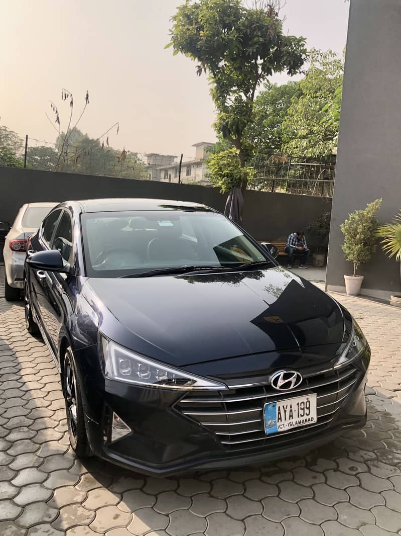 Hyundai Elantra 2022 GLS 1