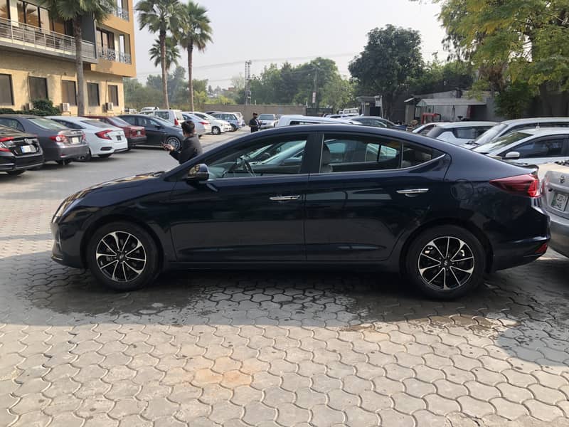 Hyundai Elantra 2022 GLS 3