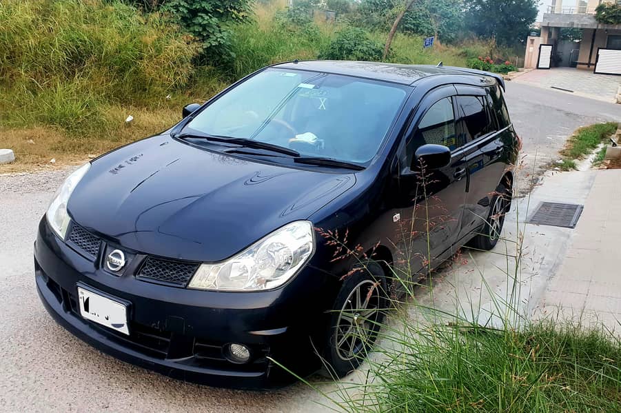 Toyota Fielder G Push Start & Nissan wingroad 8