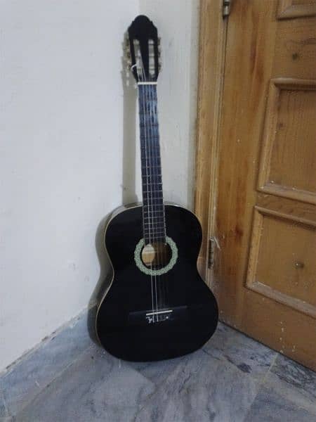 FULL SIZE GUITAR 0