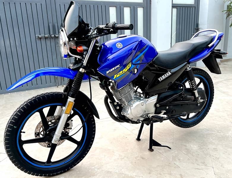 Yamaha ybr 125 G for sale in brand new condition 2