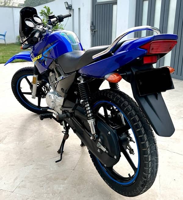 Yamaha ybr 125 G for sale in brand new condition 8