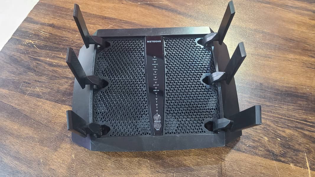 NETGEAR Gaming Router R8000 |Tri-Band | Nighthawk | AC3200 (With Box) 2