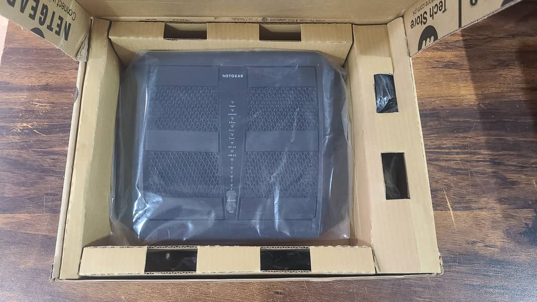 NETGEAR Gaming Router R8000 |Tri-Band | Nighthawk | AC3200 (With Box) 17