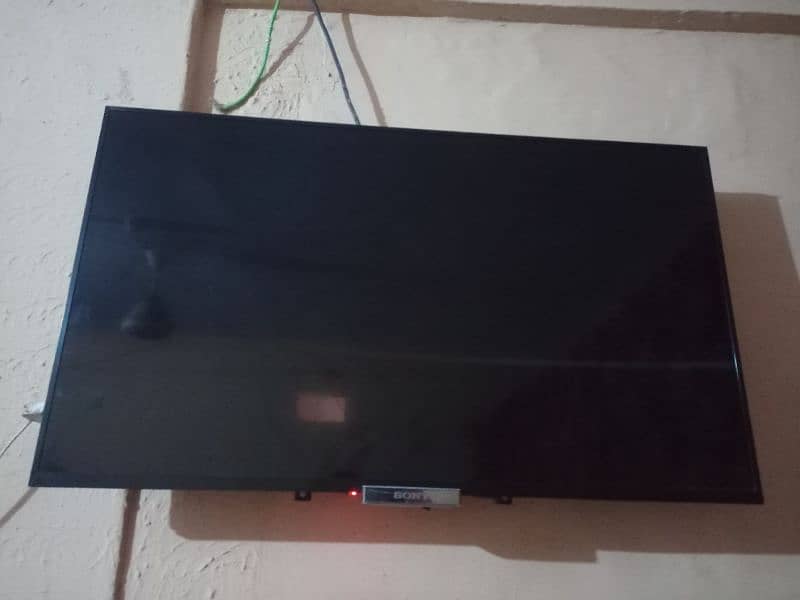 Sony w67 42 inches Big screen with box 2