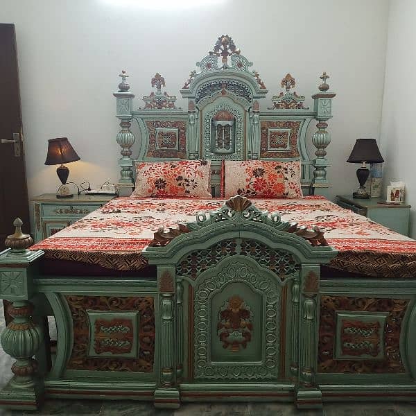 Bed set / king size bed / dressing table / chinioti bed / for sale 0