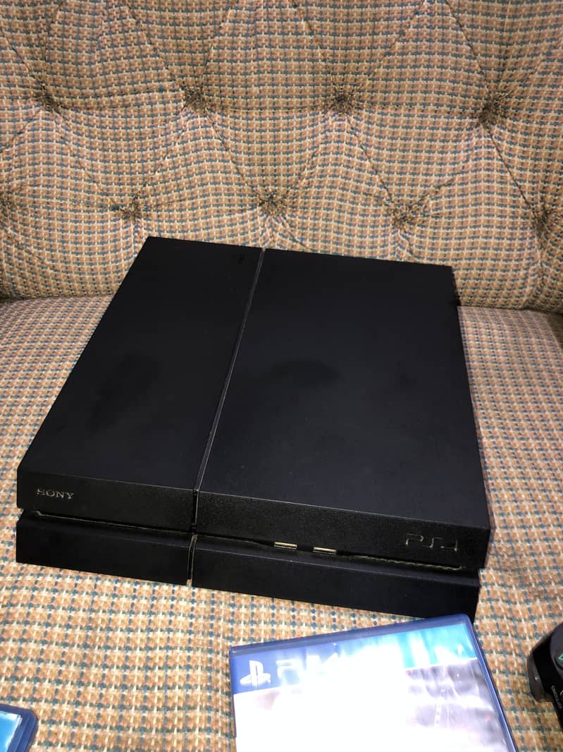 Ps4 1TB UK Import Brand new just used 3 months 0