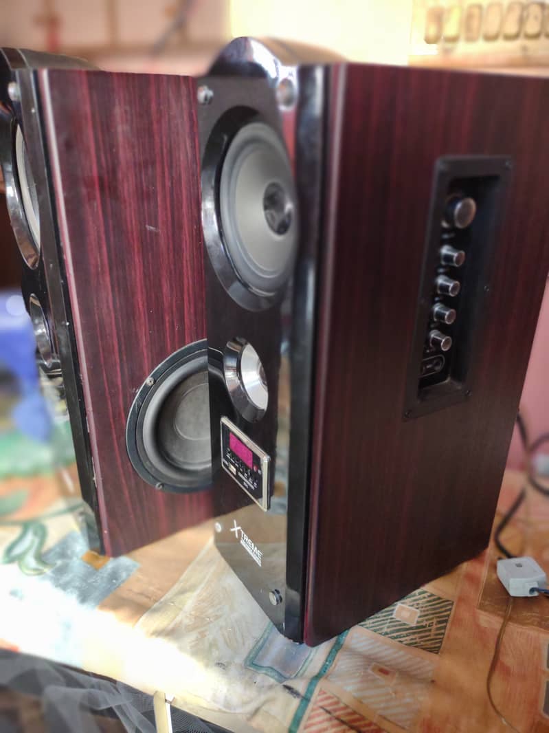 Home speaker urgent sale 0