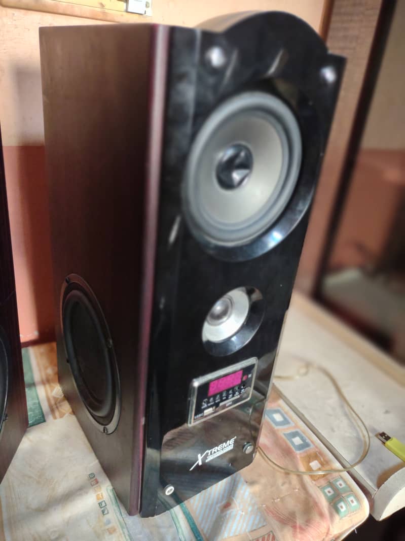 Home speaker urgent sale 1