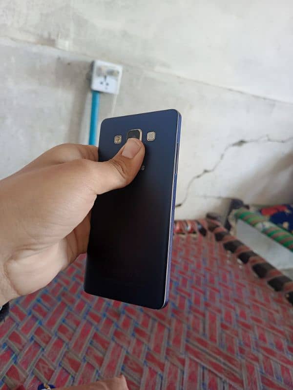 Samsung A5 16gb 2 gb ram lush condition bilkul saff hy mobile 3