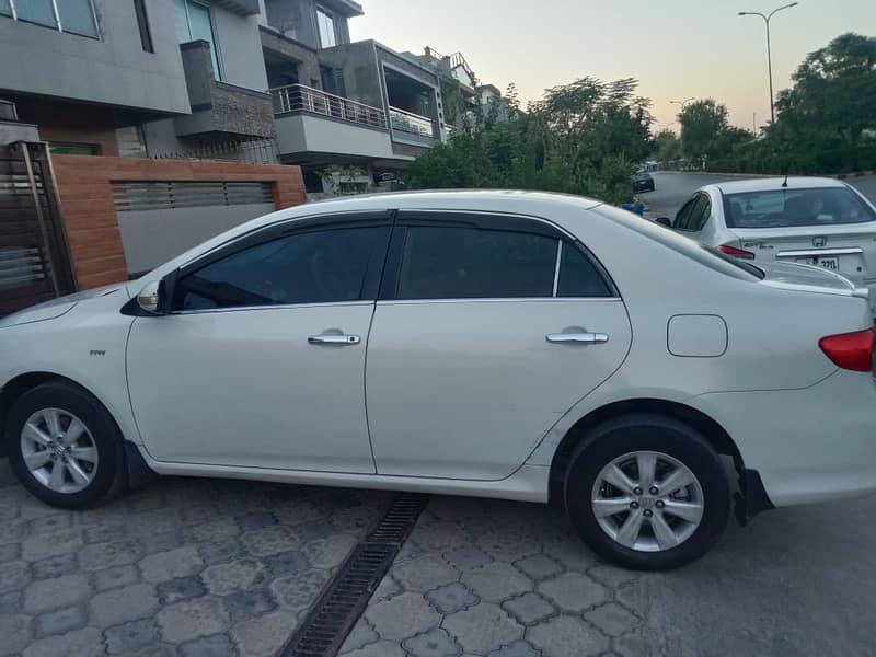 Toyota Corolla XLI 2011 VVTi Limited Edition Manual 4