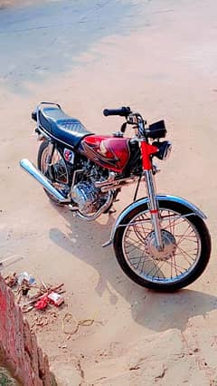 I am selling a Honda 125 2020 model