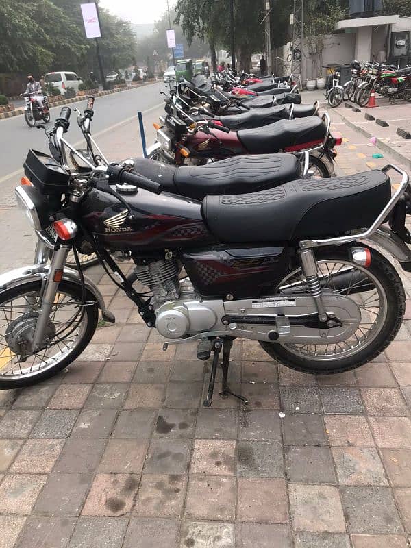 Honda 125 Black For sale 3