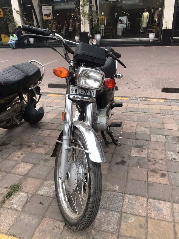 Honda 125 Black For sale 4