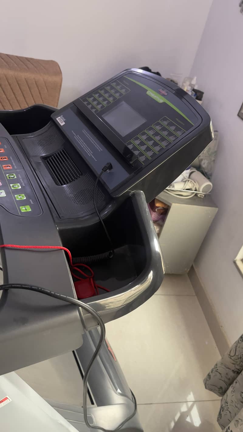 1.75 HP DC Treadmill Model: BB-5110-CA1 2