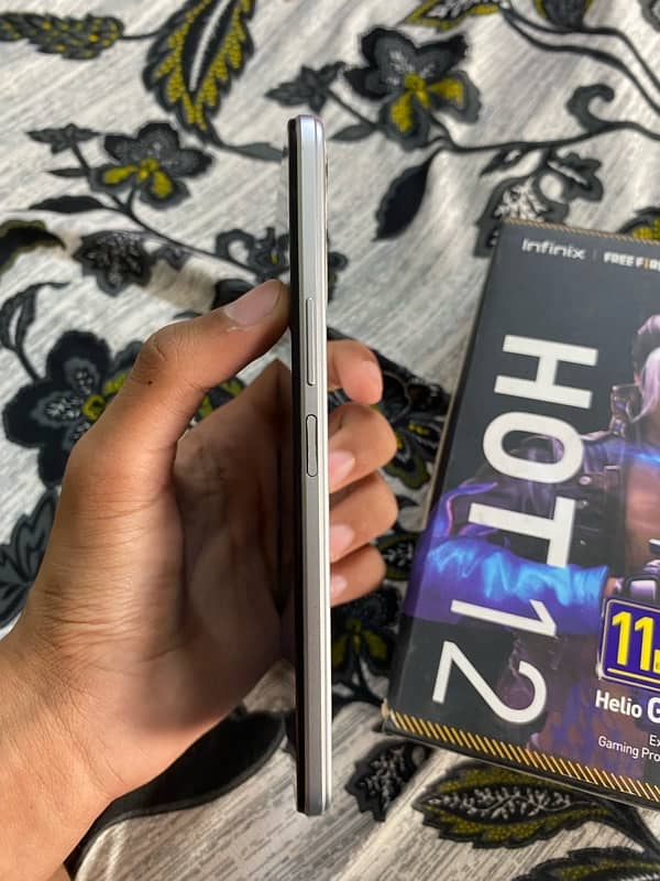 Infinix Hot 12 6/128GB With BOX 2