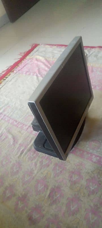 17" LCD monitor 0